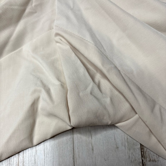 Old Navy Strechtech Lightweight Jogger Womens Cream Cargo Pants 3X & 4X - Picture 12 of 16